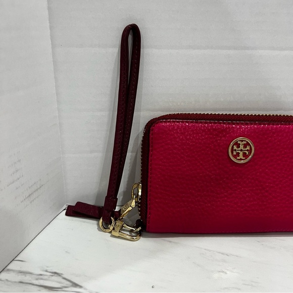 Tory Burch Burgundy Fuchsia Pink Wristlet Wallet Leather & Gold Tone Hardware - Picture 4 of 11